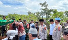 Kapolres Boyolali Hadir Dalam Pemakaman Jenazah Korban Curas di Karanggede