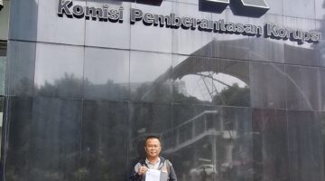 Pejabat Tinggi Pemkab Banyumas Dilaporkan Karsono Kepala Desa Klapagading Kulon Ke KPK