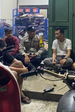 Jelang Ramadhan Polsek Bungbulang Giat Patroli Beri Himbauan Agar Selalu Kondusif Pentingnya Ronda Malam