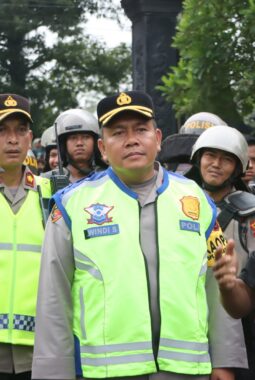 Kapolres Purworejo Pimpin langsung Pengamanan Laga Semi final Persak Kebumen VS PSIR Rembang