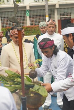 Hari Jadi Garut Ke-213 Rangkaian Mapag Hurip Gumiwang Ci Garut Dihadiri Abdusy Syakur Amin