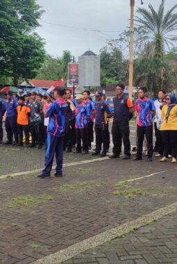 Forkopimcam Bungbulang Gelar Gotong Royong Bersihkan Alun Alun Dan Jalan Raya Bersama Ormas OKP