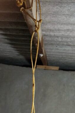 Terjerat Hutang Rentenir, Ibu Rumah Tangga di Nglipar Akhiri Hidupnya Gunakan Tali Tampar Warna Kuning