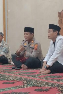 Kapolsek Bungbulang Hadiri Giat Tarling di Masjid Sirojul Huda Sampaikan Himbauan Kamtibmas Selama Ramadhan
