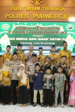 Indahnya Berbagi Polres Purworejo Bagikan Takjil Serta Bukber Insan Media dan Anak Yatim 