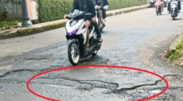 Jalan Emo Kurniaatmadja Rusak, Padahal Belum Lama Diperbaiki