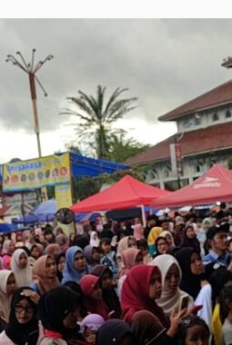 Alun-alun Bungbulang di Padati Ribuan Orang Hadir Menyaksikan Acara Ramadan Pasti Nikmati 