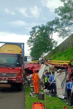 Tronton Muat Trafo Alami Laka Km 431 Jalur B Tol Semarang-solo, Dugaan Awal Rem Tidak Berfungsi