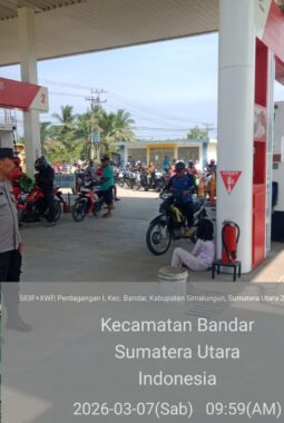 Polsek Bangun Turun Langsung Amankan SPBU, Kapolsek Imbau Warga Tetap Tenang dan Tidak Panic Buying