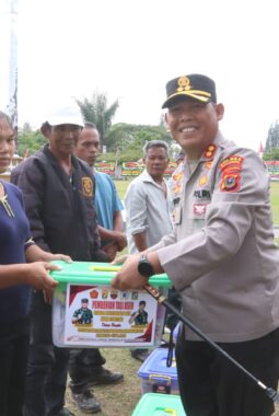 Kapolres Simalungun Hadiri Penutupan TMMD ke-127! TNI-Polri-Pemda Bersatu Bangun Desa, Warga Nikmati Sembako dan Pengobatan Gratis