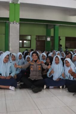 Pesantren Kilat Ramadhan di SMK NU Ungaran, Kapolres Ajak Pelajar Isi Ramadhan dengan Kegiatan Positif