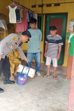 Viral di Medsos, Nenek Pikun Terlantar Akhirnya Pulang — Polsek Tanah Jawa Lacak Keluarga Hanya dalam Sehari!