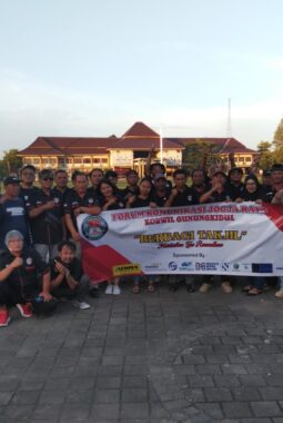 ‎FKJR Korwil Gunungkidul Tebar Kebaikan, Bagikan 600 Paket Takjil di Titik Nol Wonosari  ‎