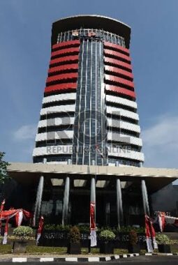 AGL Aktivis Penggiat Anti Korupsi Cilacap Menyangkan Bupati Cilacap OTT KPK