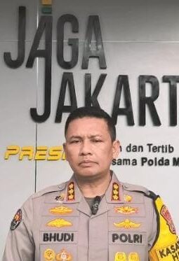 Polda Metro Jaya Gelar Konferensi Pers Penanganan Kasus Penyiraman Cairan Berbahaya di Salemba