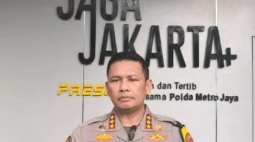 Polda Metro Jaya Gelar Konferensi Pers Penanganan Kasus Penyiraman Cairan Berbahaya di Salemba