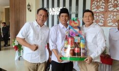 Mensesneg Prasetyo Hadi Bagikan Parcel Lebaran Melalui Pengurus Partai Gerindra DPC Purworejo