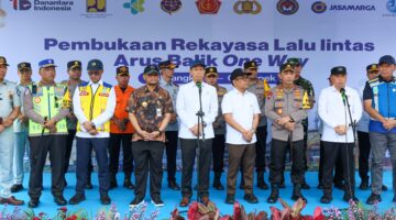 Pangdam IV/Diponegoro Hadiri Flag Off One Way Arus Balik di Gerbang Tol Kalikangkung