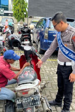 Polantas Menyapa di Samsat Karanganyar, Layanan Kembali Optimal Pasca Libur Idul Fitri 1447 H