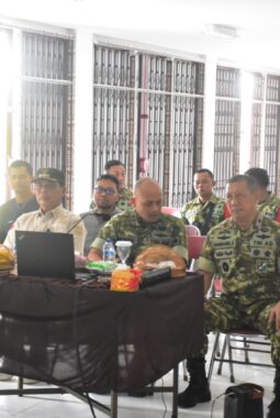 Danrem 072/Pamungkas Ikuti Vicon Bersama Wakil Panglima TNI Evaluasi Progres Pembangunan KDKMP