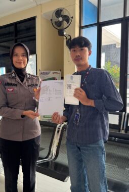 Edukasi Langsung di Satpas Karanganyar, Polantas Menyapa Permudah Proses Pengurusan SIM