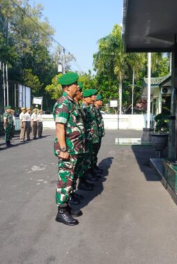 Upacara Korps Raport Purna Tugas dan Kenaikan Pangkat   Anggota Kodim 0731/Kulon Progo