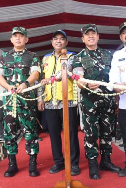 Pangdam IV/Diponegoro Resmikan Jembatan Gantung di Pemalang.