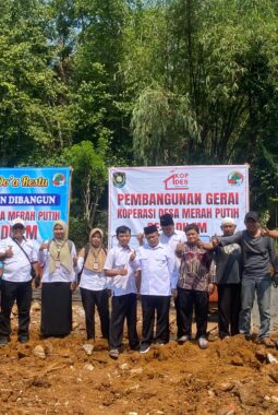 Babinsa Koramil Kemiri Dampingi Pembangunan Koperasi Desa Merah Putih di Purworejo