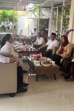 Silaturahmi dan Halal Bihalal, Wali Kota Semarang Kunjungi Kediaman Mantan Gubernur Jateng