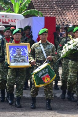 Danrem 072/Pamungkas Hadiri Upacara Pemakaman Militer Prajurit TNI Gugur Dalam Tugas di Lebanon