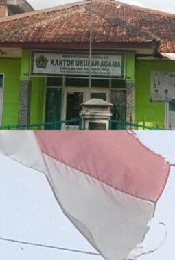 Sungguh Ironis, Bendera Merah Putih Robek dan Kusam Berkibar di Depan Kantor KUA Kecamatan Bungbulang Garut