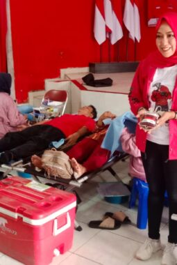 500 Masyarakat Dapil 1 Ikuti Cek Kesehatan Gratis dan Donor Darah PDI Perjuangan Cilacap