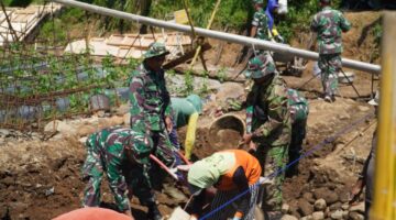 Satukan Tenaga, Wujudkan Asa: Kodim 0706/Temanggung Percepat Pembangunan Jembatan Garuda