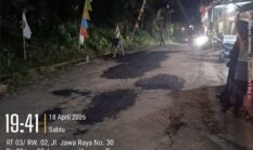 Jalan Jawa Raya Leyangan Penuh Lubang, Warga: “Desa Wisata atau Jalan Seribu Lubang?”