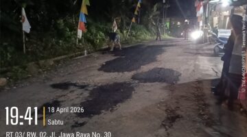 Jalan Jawa Raya Leyangan Penuh Lubang, Warga: “Desa Wisata atau Jalan Seribu Lubang?”