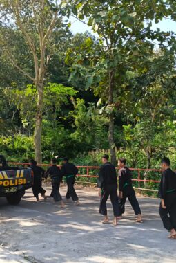 Polri Kawal Ketat Longmarch PSHT di Purwantoro, 187 Peserta Ikuti Kenaikan Sabuk Putih