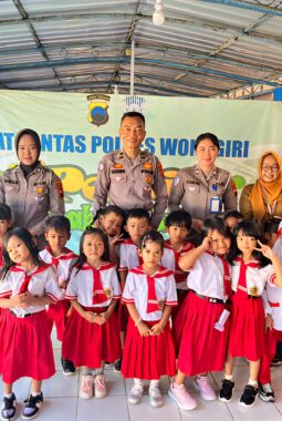 Polisi Sahabat Anak, Puluhan Siswa TK Diajak Belajar Tertib Lalu Lintas di Mako Satlantas Wonogiri
