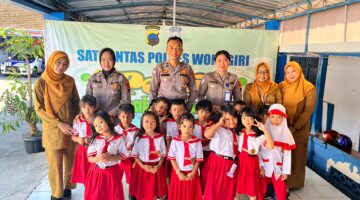 Polisi Sahabat Anak, Puluhan Siswa TK Diajak Belajar Tertib Lalu Lintas di Mako Satlantas Wonogiri
