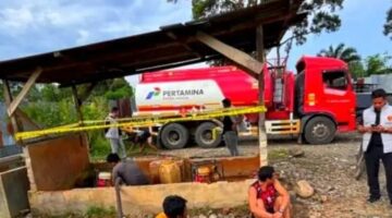 Polda Sumsel Sikat 3 Gudang Minyak Ileg4l, 14 Orang Diringkus Bersama Puluhan Ton BBM Subsidi