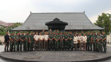 Tingkatkan Nasionalisme Dan Cinta Tanah Air, Korem 072/Pamungkas Gelar Ziarah Makam Pahlawan dan Nobar Film Dokumenter Jenderal Sudirman