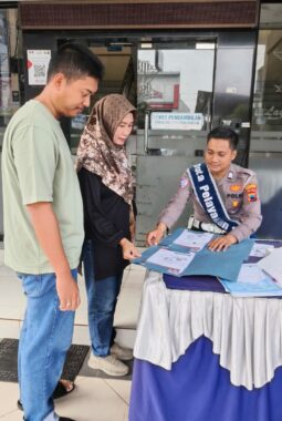 Humanis dan Bersahabat, Polantas Menyapa di Satpas Karanganyar Permudah Proses Permohonan SIM