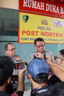 10 Jenazah Korban Kecelakaan Kereta Bekasi Dibawa ke RS Bhayangkara, Proses Identifikasi Berjalan