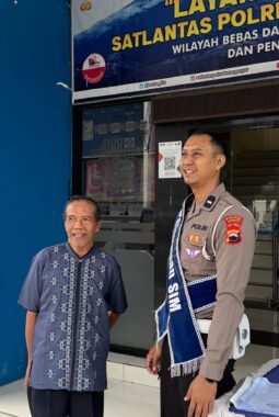 Humanis dan Bersahabat, Polantas Menyapa di Satpas Karanganyar Permudah Proses Permohonan SIM
