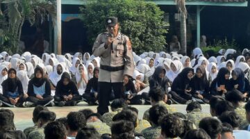 “Semar Dolan Sekolah” Warnai SMPN 2 Masaran, Ratusan Siswa Dibekali Edukasi Bahaya Bullying, Narkoba dan Kenakalan Remaja