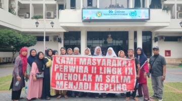 Warga Lingkungan IX Tandatangani Petisi Penolakan M Salim Sebagai Kepling