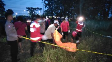Lansia Ditemukan Meninggal di Tengah Sawah, Respons Cepat Pamapta dan Inafis Polres Sragen Lakukan Evakuasi serta Olah TKP