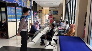 Polantas Menyapa: Satlantas Polres Karanganyar Edukasi Masyarakat tentang Mekanisme dan Persyaratan Pembuatan SIM