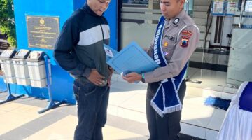 Humanis dan Bersahabat, Polantas Menyapa di Satpas Karanganyar Permudah Proses Permohonan SIM