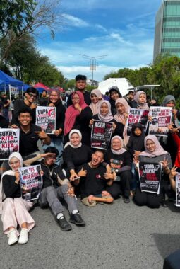 Komunitas Kamu DemRes Bersama GeRAK Aceh Kampanyekan Tolak Wacana Pilkada Tidak Langsung 