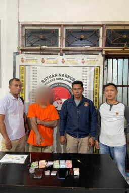 Tidak Berkutik! Bandar Sabu Dilipat Tim Polsek Raya Kahean Di Kebun Sawit, Sempat Melawan Dengan Gunting